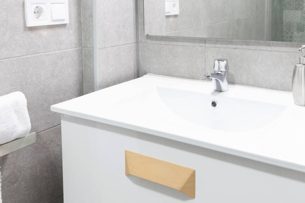 Magnifico Apartamento En Los Remedios Sevilla Exterior foto